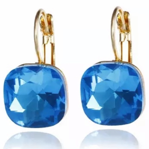 NEW!💙💎BRIGHT SKY BLUE CUSHION CRYSTAL DROPS!💎💙 - Picture 6 of 7